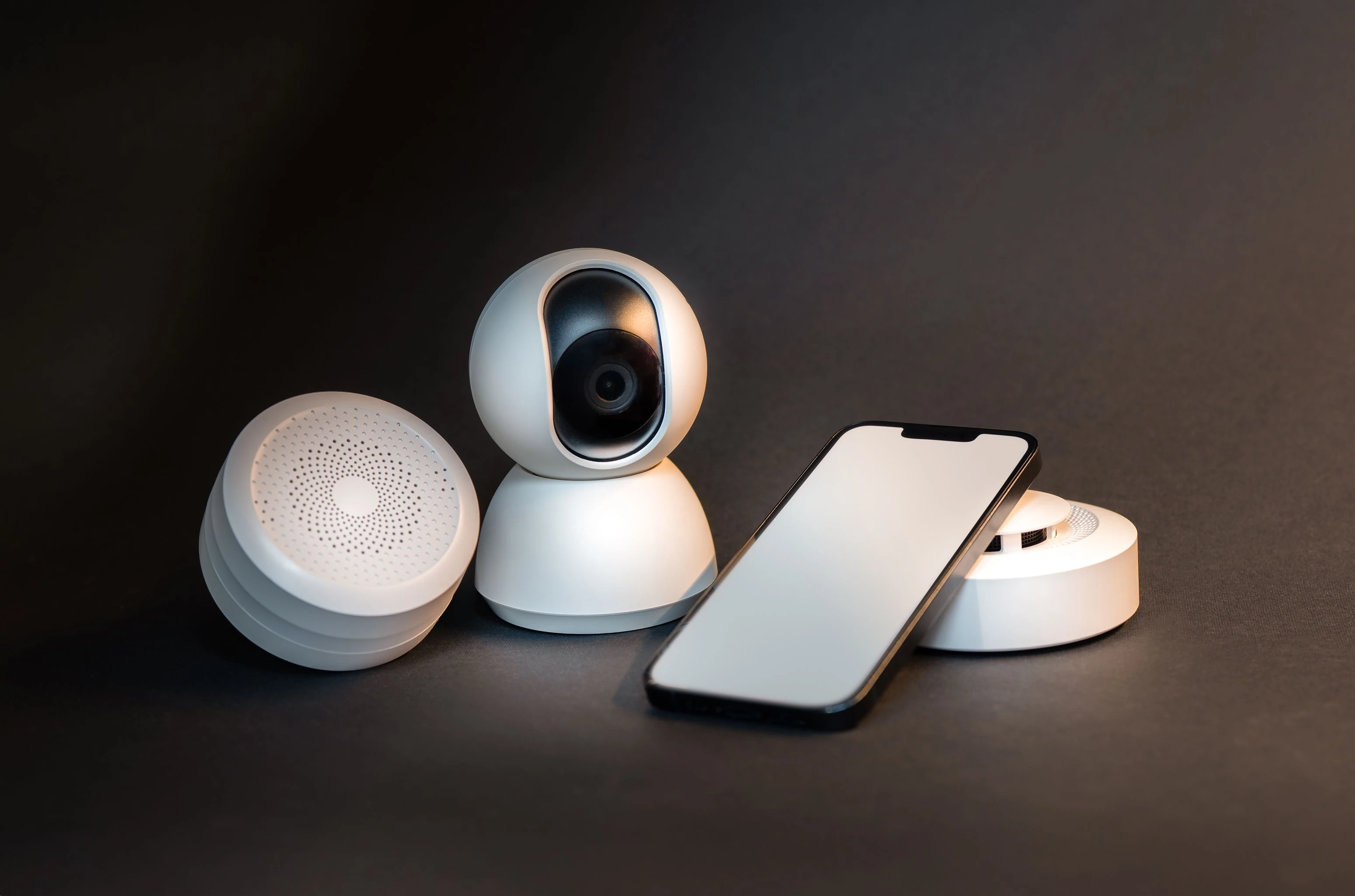 Featured image for Wi-Fi Security Camera Keeps Going Offline? Here's the Fix